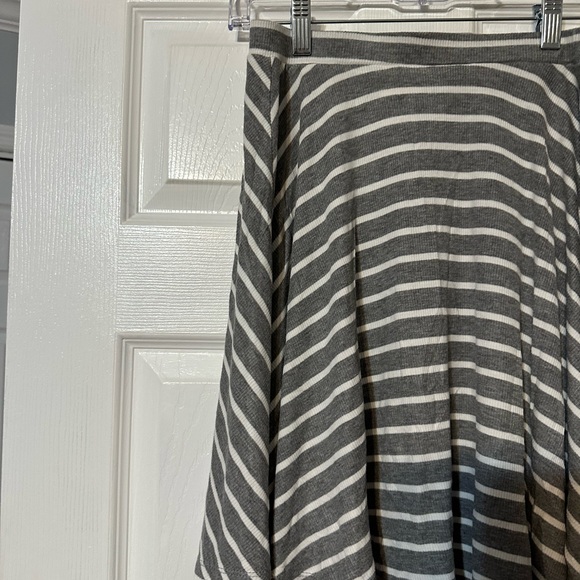 Mossimo Supply Company NWT Striped Skater Skirt - Picture 4 of 13